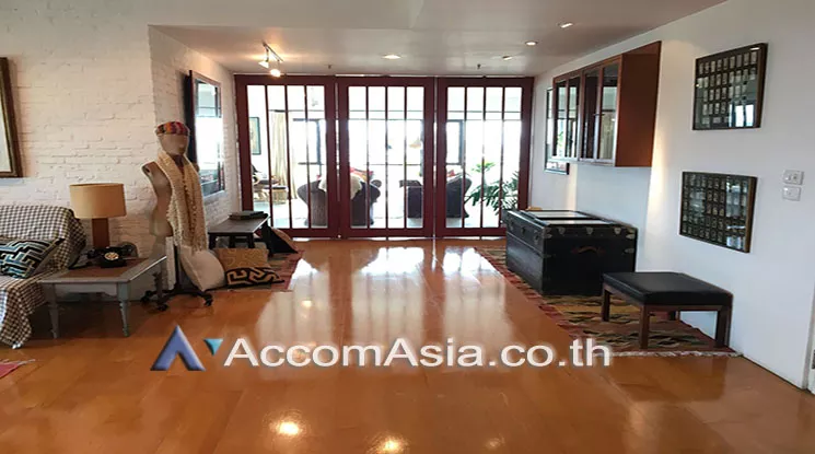 unit 1 Bedroom  Condominium For Rent & Sale in Sathorn, Bangkok  near MRT Lumphini (29900)