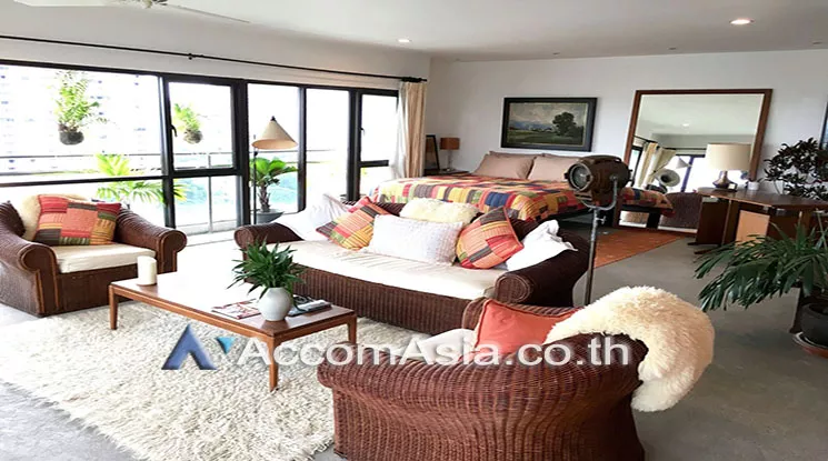 unit 1 Bedroom  Condominium For Rent & Sale in Sathorn, Bangkok  near MRT Lumphini (29900)