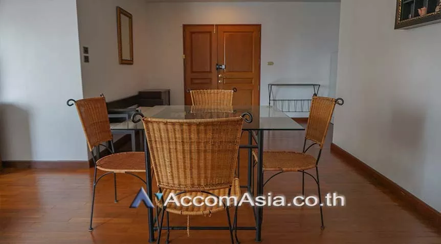 Pet friendly |  3 Bedrooms  Condominium For Rent & Sale in Ploenchit, Bangkok  near BTS Chitlom (29911)