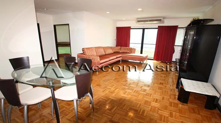  2 Bedrooms  Condominium For Rent in Sathorn, Bangkok  near BTS Sala Daeng - MRT Lumphini (29925)