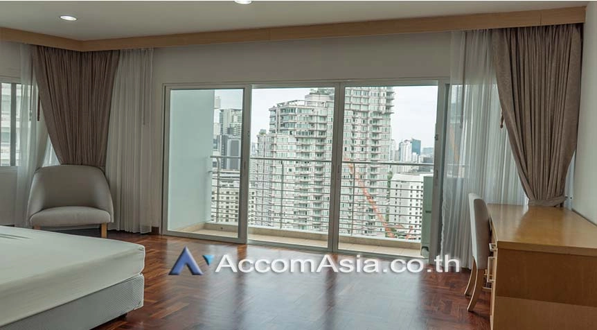 unit 3 Bedrooms  Apartment For Rent in Sukhumvit, Bangkok  near BTS Phrom Phong (1006401)