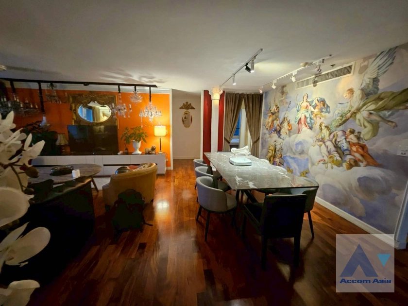 unitUrbana Langsuan Condominium